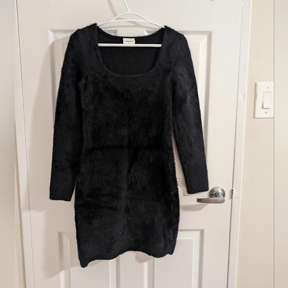 Aritzia Dresses & Skirts - Aritzia Sunday Best Fuzzy Black Long Sleeve Mini Dress (Montgomery Dress) Size M